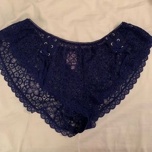 NWT Victoria’s Secret Navy Lace Eyelet Panties SzM